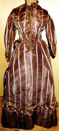 xxM509M 1869 Taffeta Gown SOLD